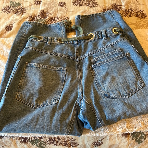 We The Free Blue barrel Jeans with Green Tie - Picture 4 of 12